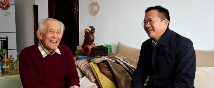 中國樂凱黨委領(lǐng)導(dǎo)看望慰問樂凱老領(lǐng)導(dǎo)、老專家、老干部、老黨員及生活困難職工